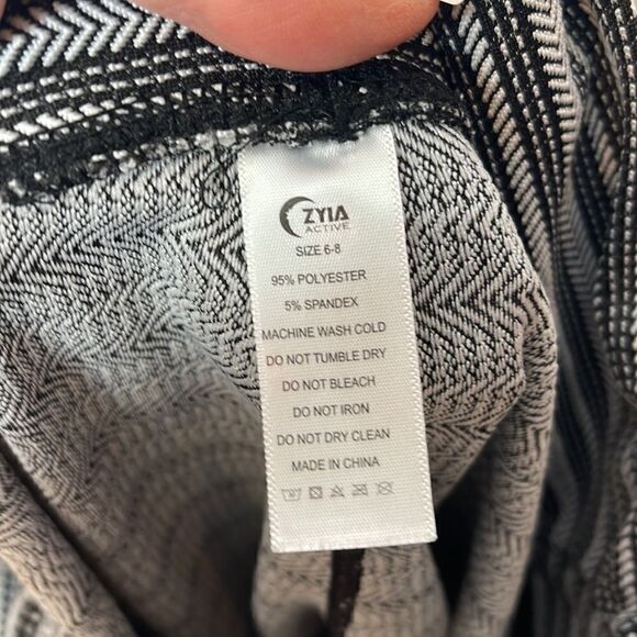 Zia Adrenaline & Deluxe 7/8 Black Aztec Leggings size 6-8. - Picture 9 of 9